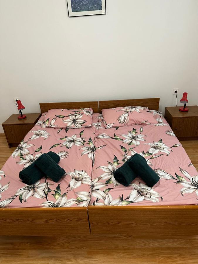 Apartmani Marko Novalja Exterior foto