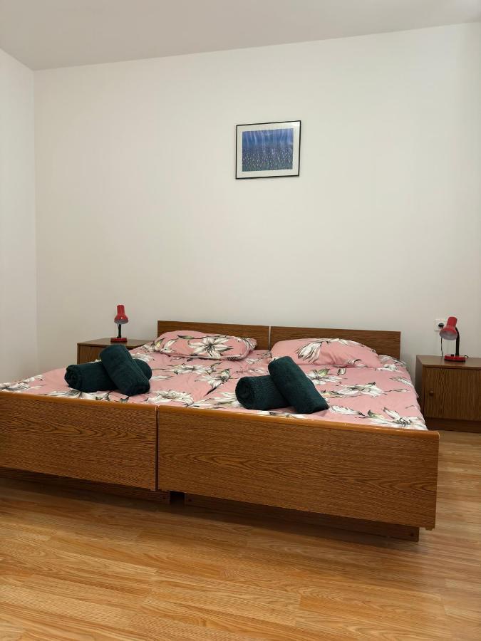 Apartmani Marko Novalja Exterior foto