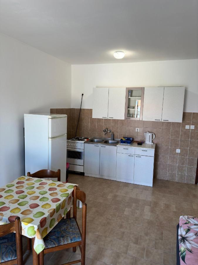 Apartmani Marko Novalja Exterior foto