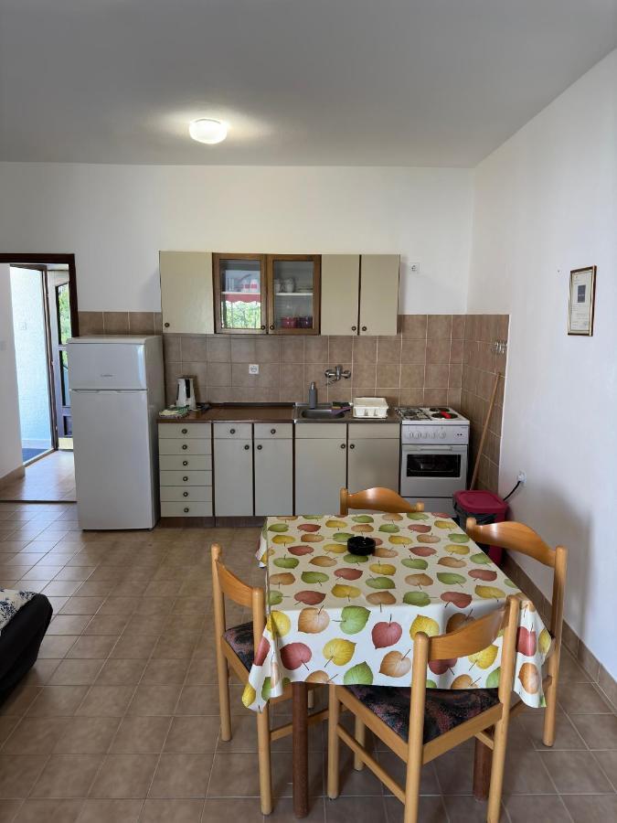 Apartmani Marko Novalja Exterior foto