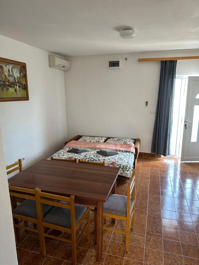 Apartmani Marko Novalja Exterior foto