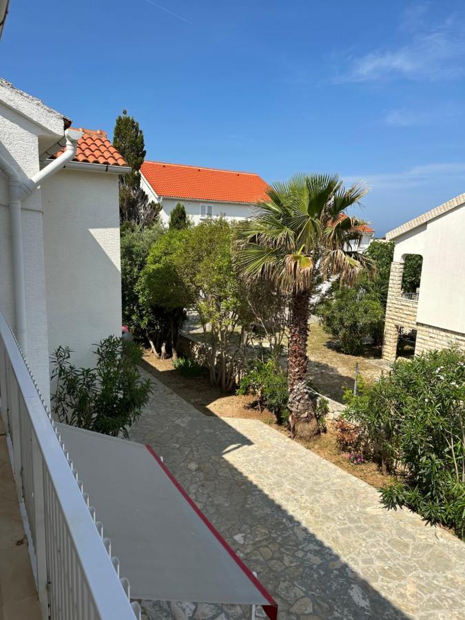 Apartmani Marko Novalja Exterior foto