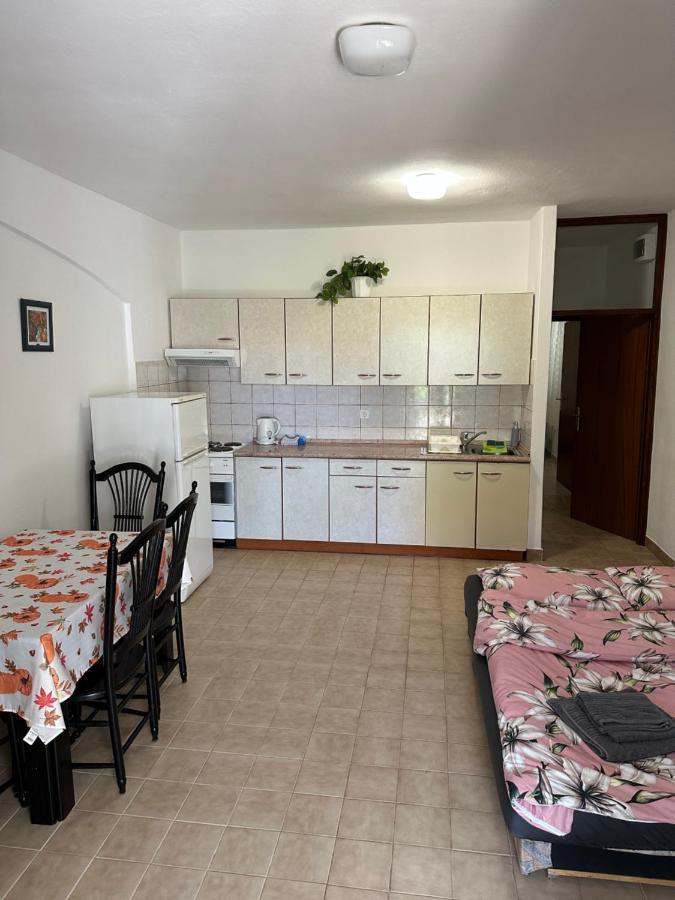 Apartmani Marko Novalja Exterior foto