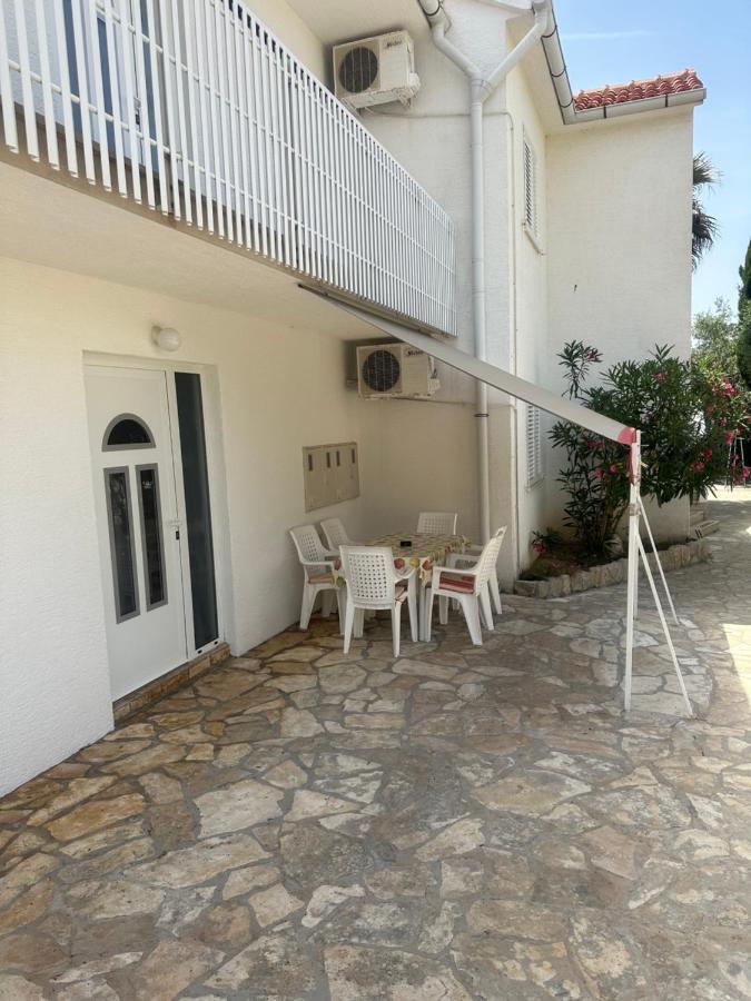 Apartmani Marko Novalja Exterior foto
